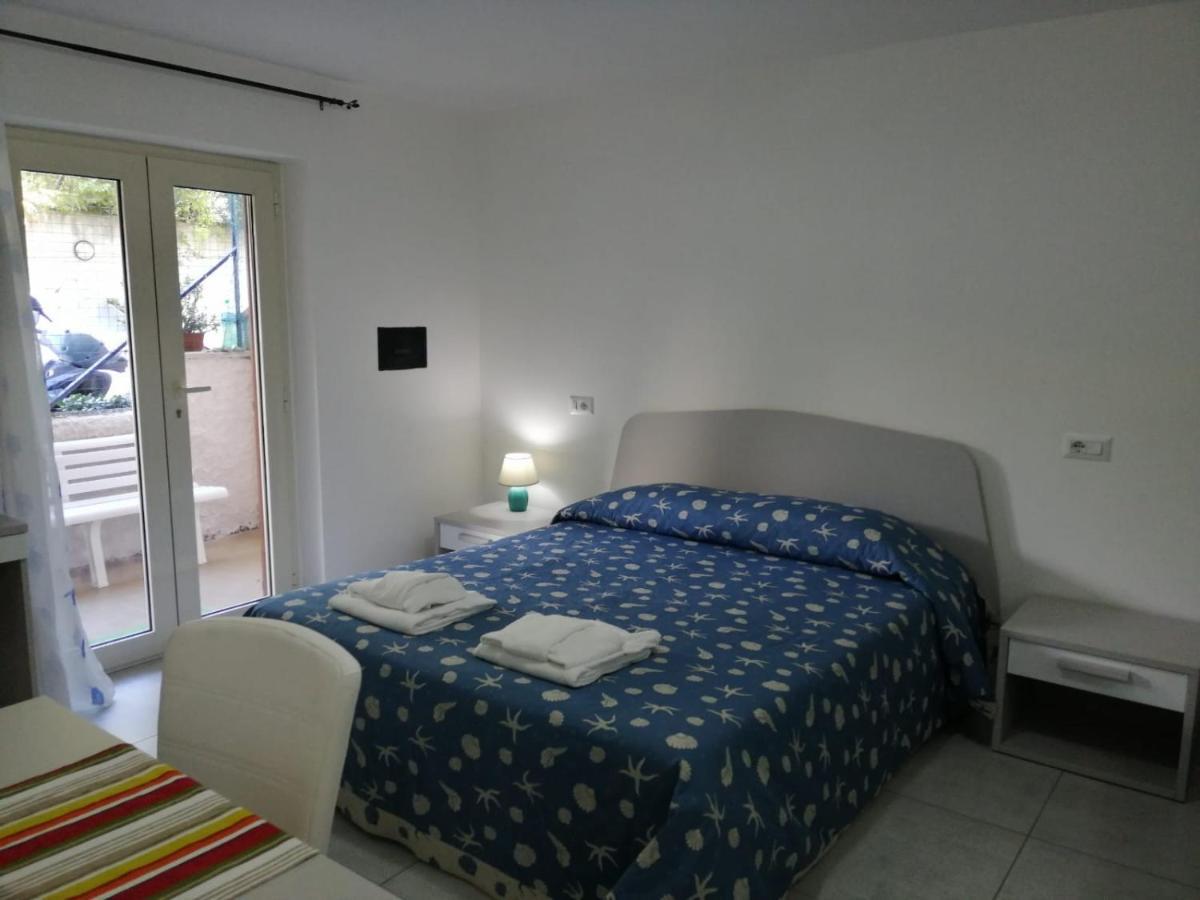 Monolocale Tirreno Studio Seafront Formia Eksteriør billede